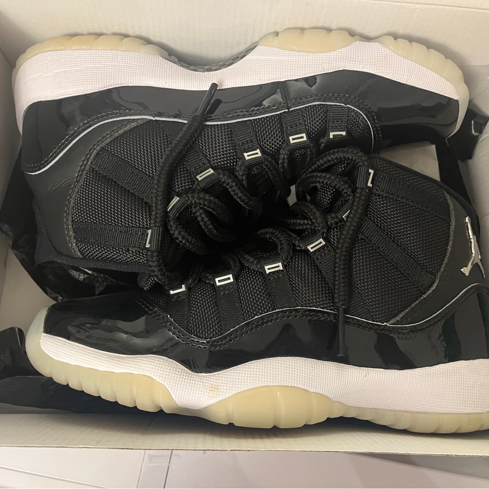 Air Jordan 11 Retro Jubilee 4.5y